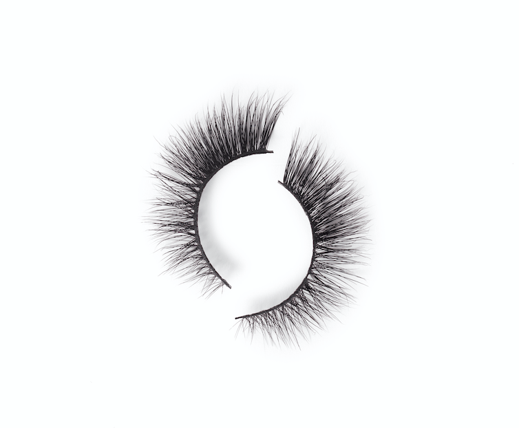 Garcia Glam lashes style Elegante are are ideal for creating a wide-eye finish.