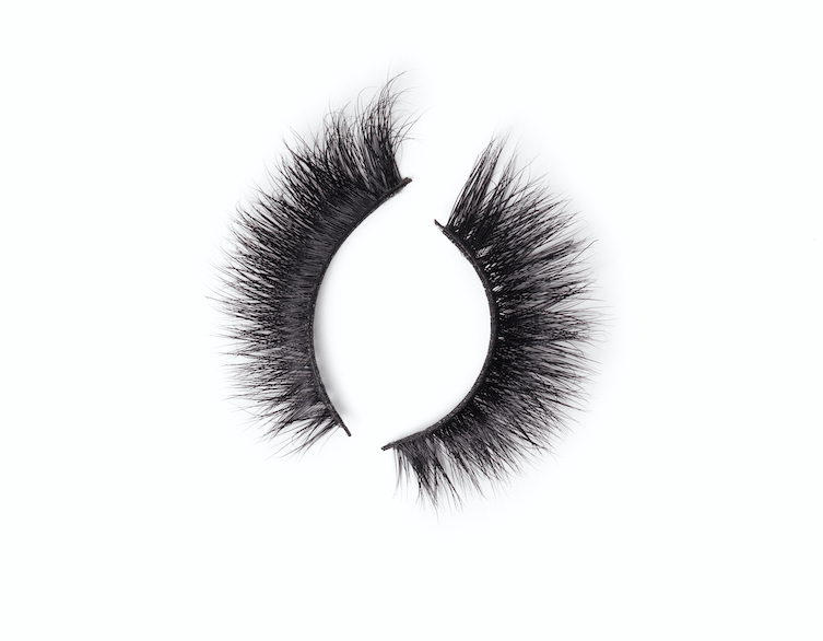 Garcia Glam Lash in Enamorada are perfect lash for adding an intensely fluttery finish to your look.