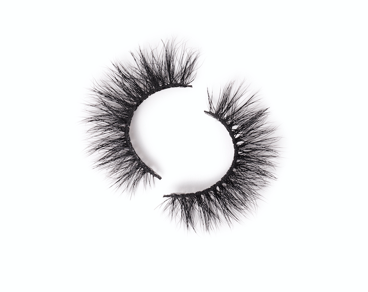 Garcia Glam lashes style Salvaje  have wispy , fluttery clusters varying in density and length.